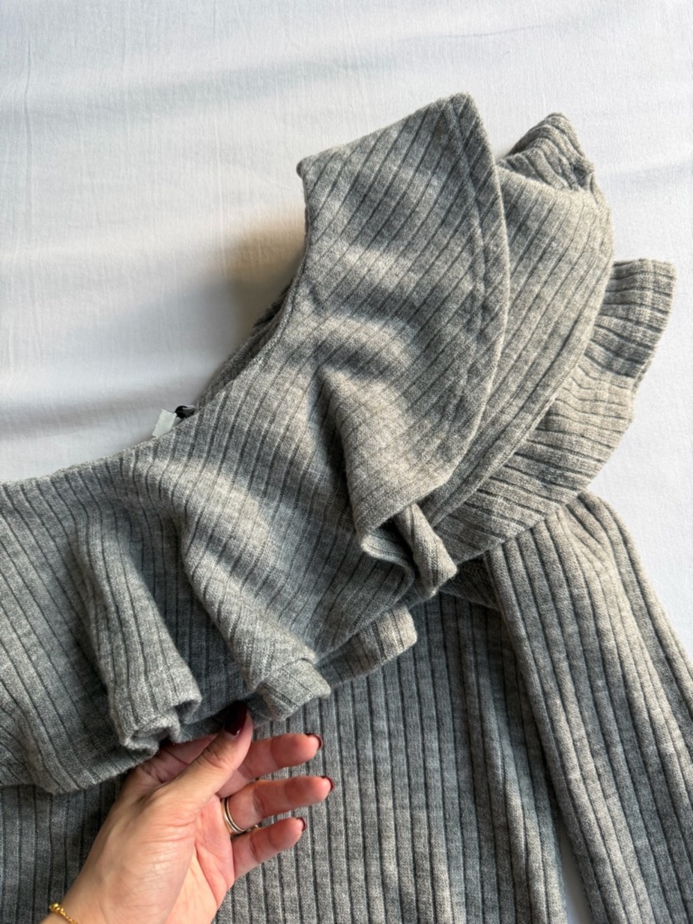 Ribbed Knit Off-Shoulder Ruffle Sweater - Picture 8 of 10